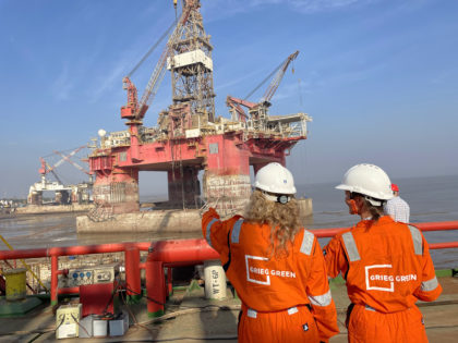 Two experts at Grieg Green checking out a offshore platform.
